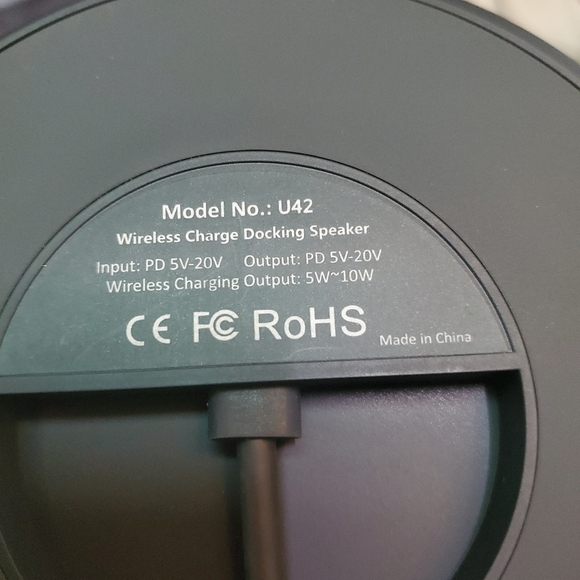 Like New 12 in 1 USB C Hub with speaker and wireless charger - Picture 7 of 9